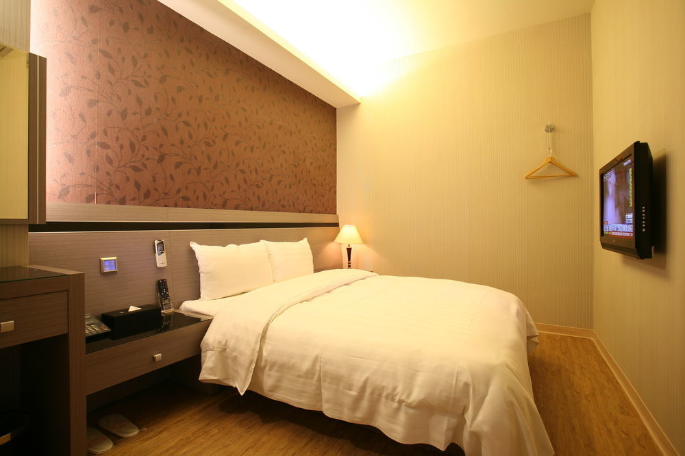 Military 75 Hotel Taizhong Zewnętrze zdjęcie