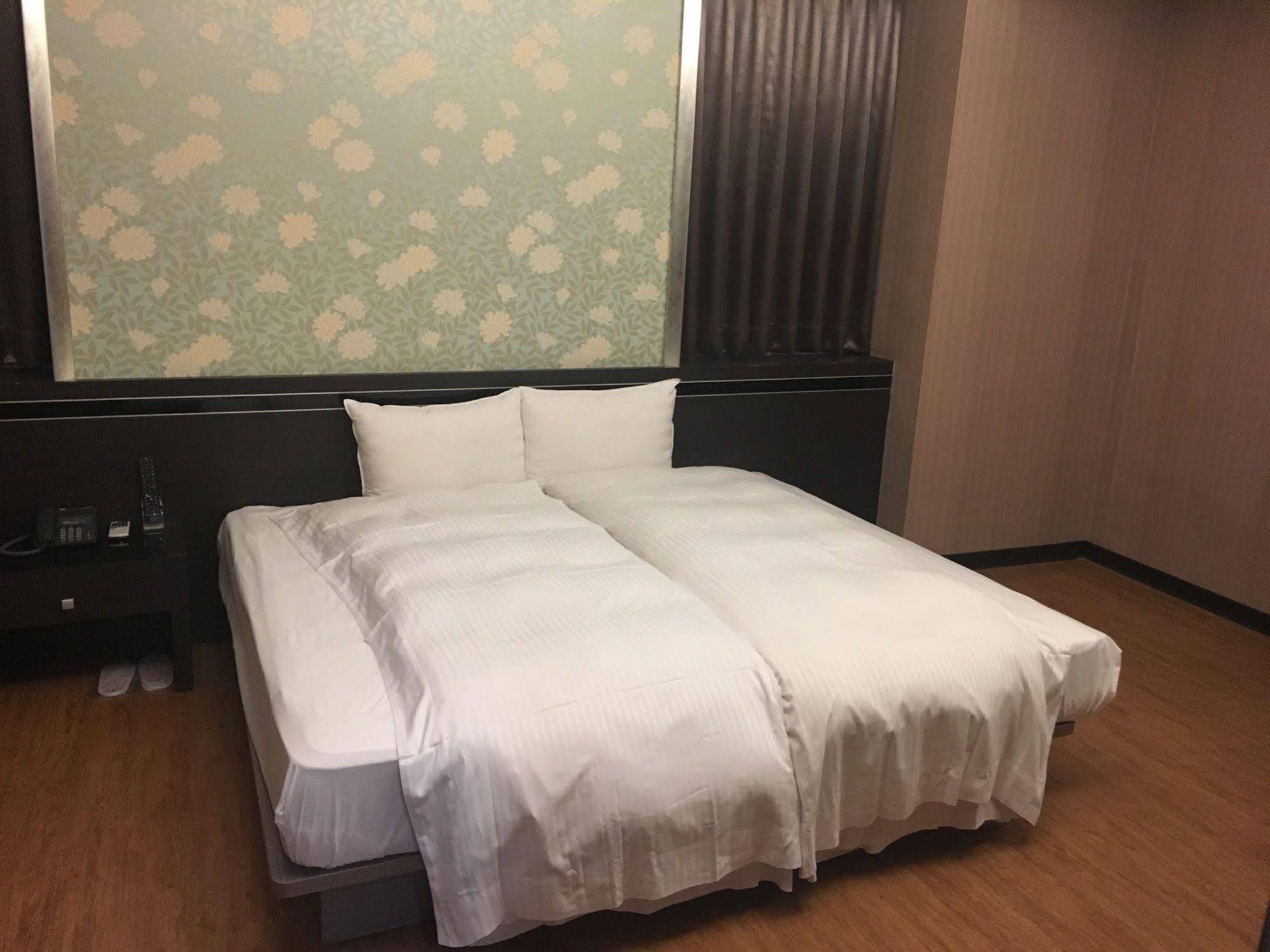 Military 75 Hotel Taizhong Zewnętrze zdjęcie